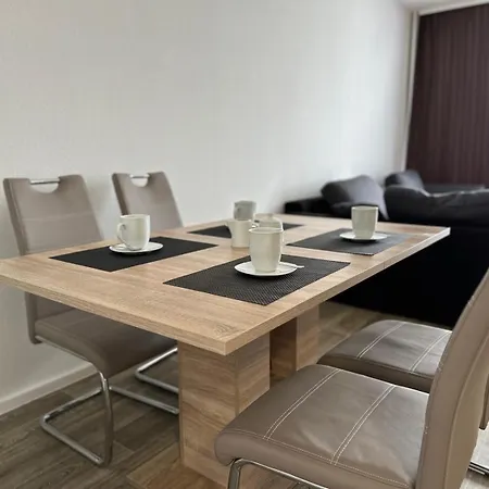 Ваканция-Буденхайм Apartamento Budenheim